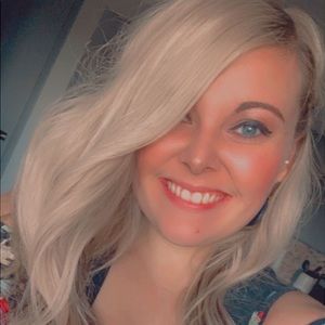 Meet your Posher, Kayla